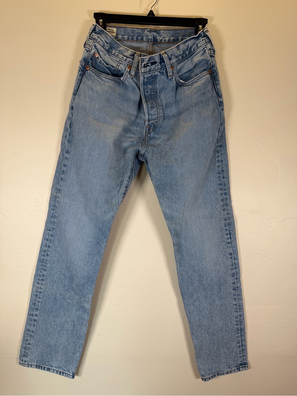 Classic Levi’s Women’s Light Blue Denim Jeans
